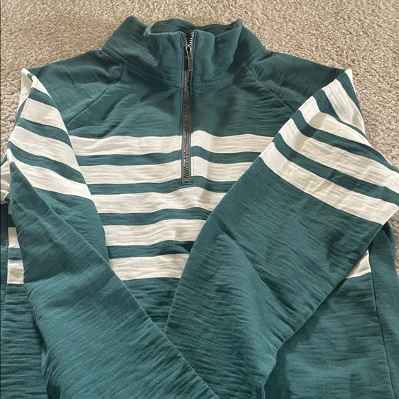 L.L. Bean Top - Picture 4 of 4